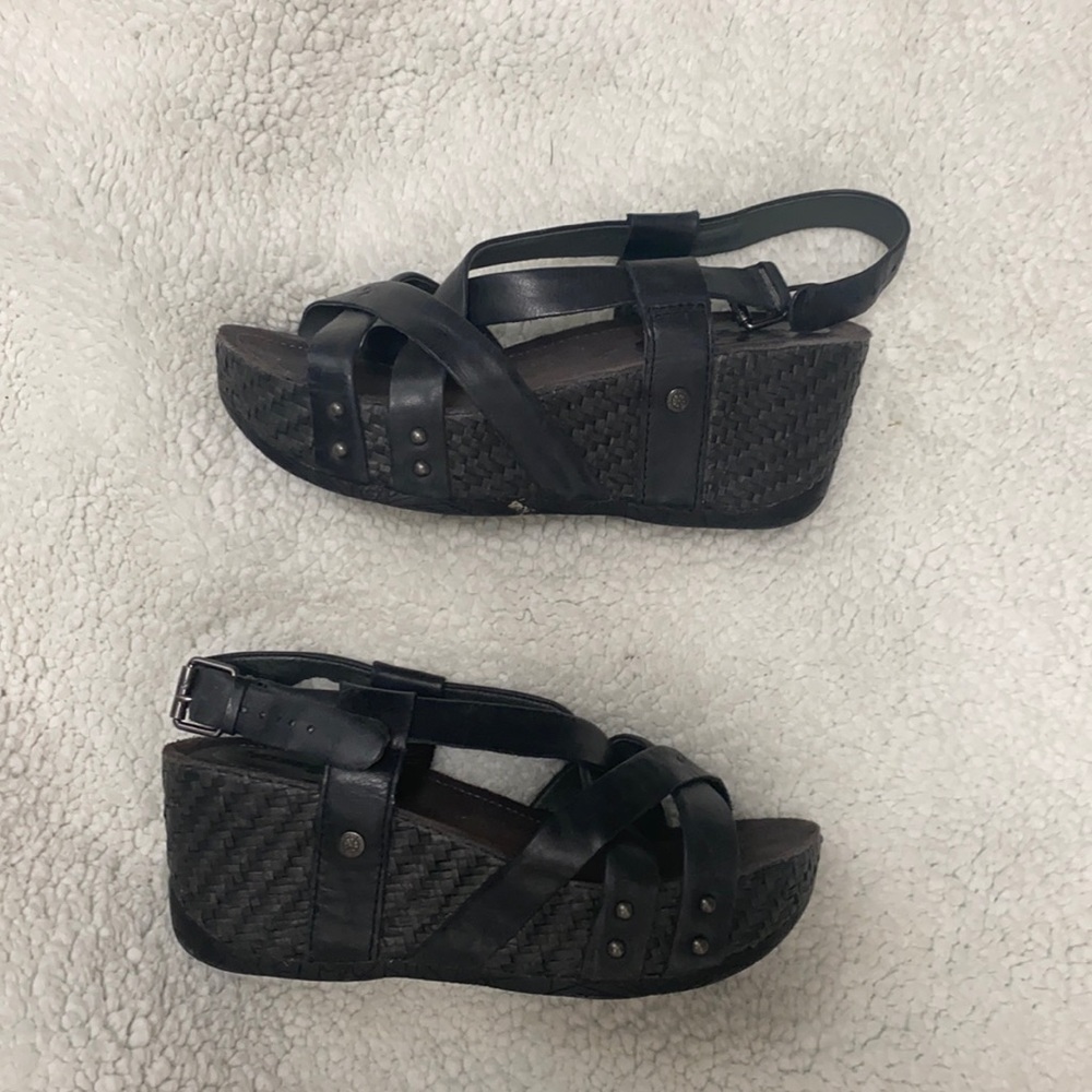 Bussola black wedges